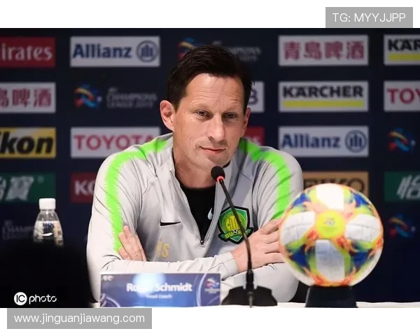 卡里乌斯沙尔克封神后首秀！携田径女神阿丽卡 - 施密特亮相活动