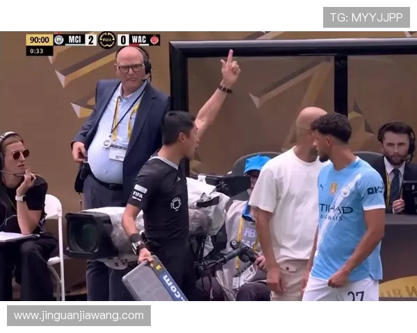 马宁世俱杯晒照执法引热议 硬刚弗拉门戈教练组成焦点(2)
